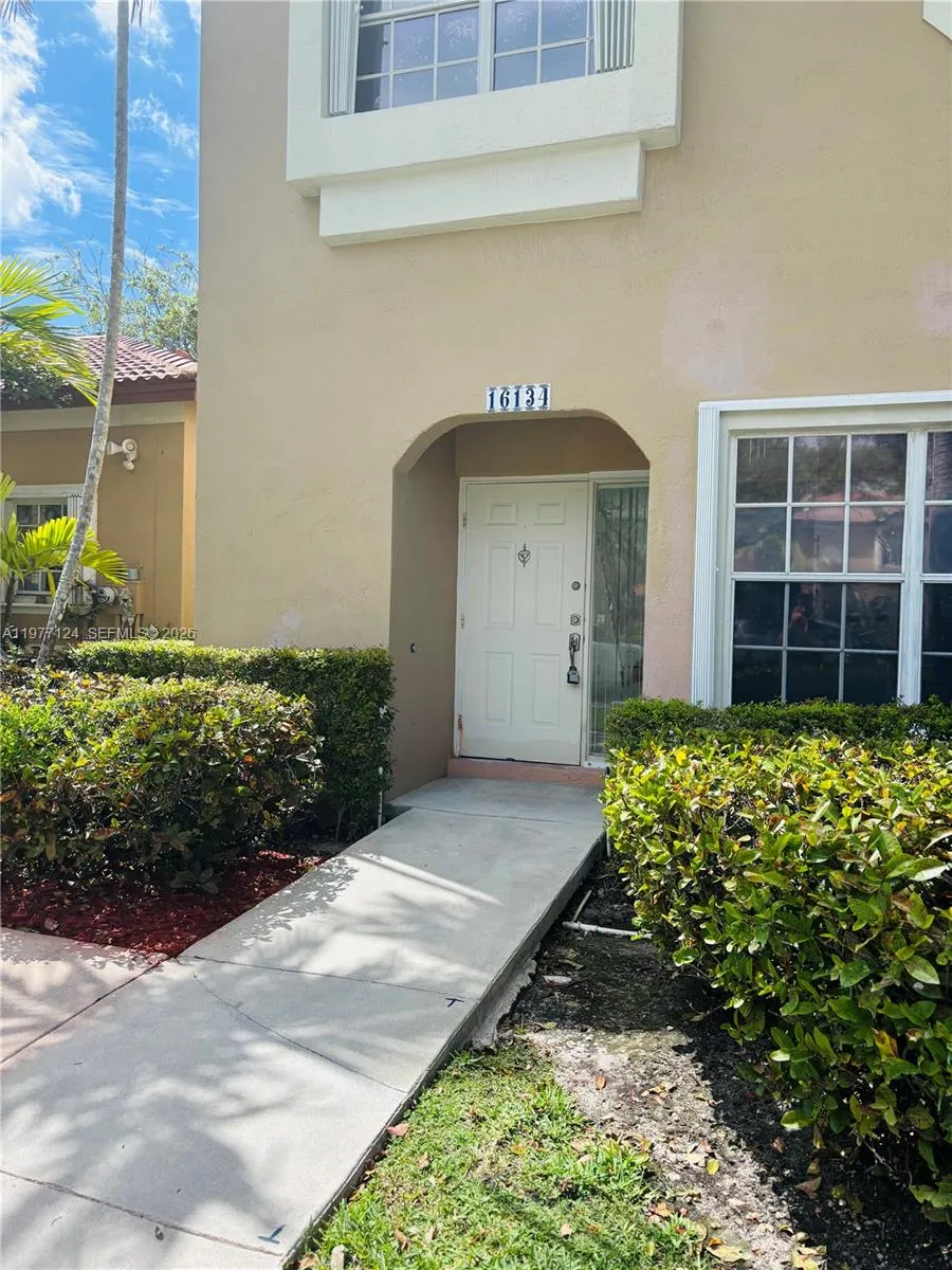 16134 Emerald Cove Rd 16134, Weston, Florida 33331, Weston, Florida 33331, 2 Bedrooms Bedrooms, ,2 BathroomsBathrooms,Residential Lease,For Rent,16134 Emerald Cove Rd 16134, Weston, Florida 33331,A11977124