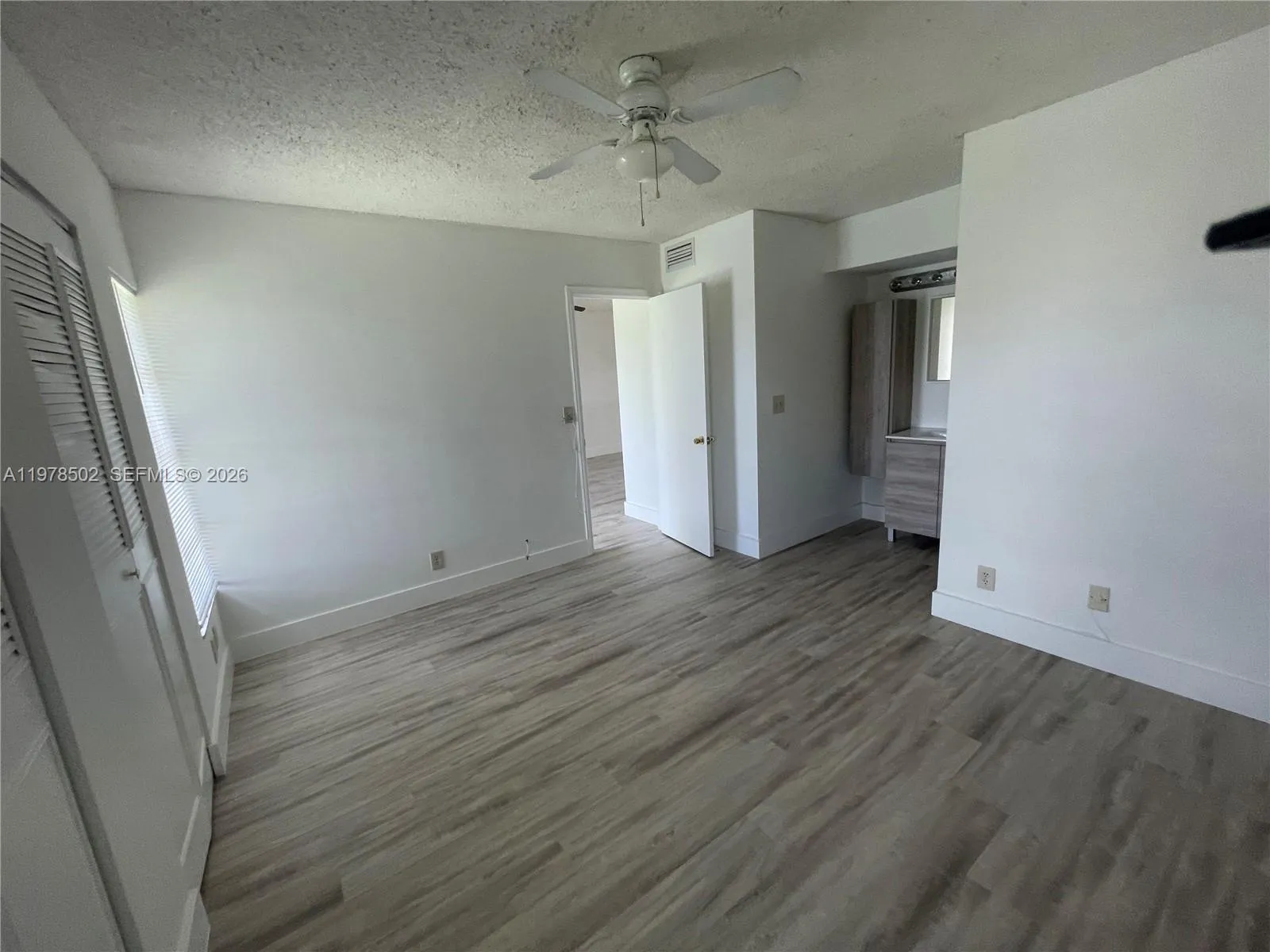 918 Twin Lakes Dr 8-m, Coral Springs, Florida 3307, Coral Springs, Florida 33071, 2 Bedrooms Bedrooms, ,2 BathroomsBathrooms,Residential,For Sale,918 Twin Lakes Dr 8-m, Coral Springs, Florida 3307,A11978502