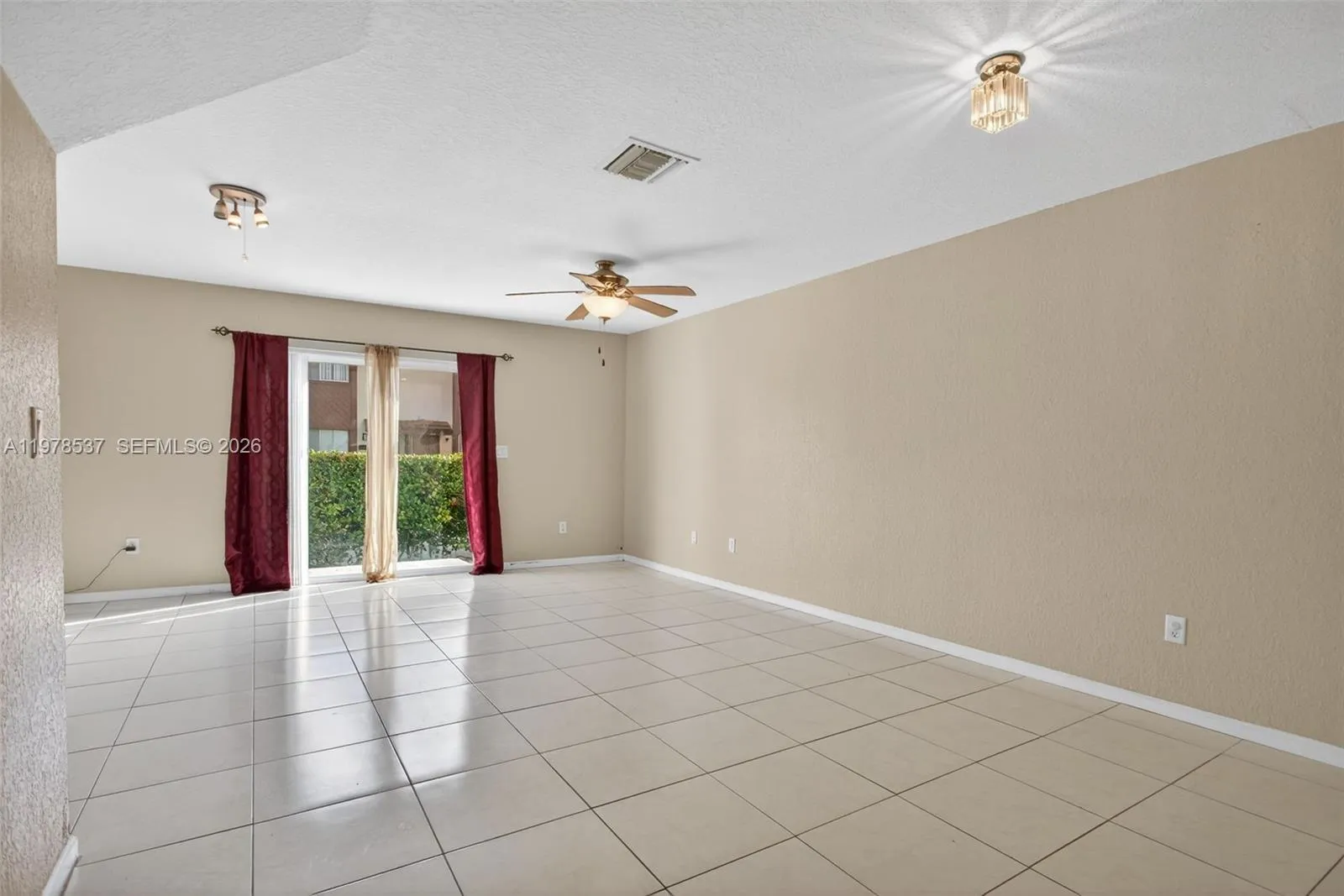 6613 Winfield Blvd 3-7, Margate, Florida 33063, Margate, Florida 33063, 2 Bedrooms Bedrooms, ,2 BathroomsBathrooms,Residential Lease,For Rent,6613 Winfield Blvd 3-7, Margate, Florida 33063,A11978537