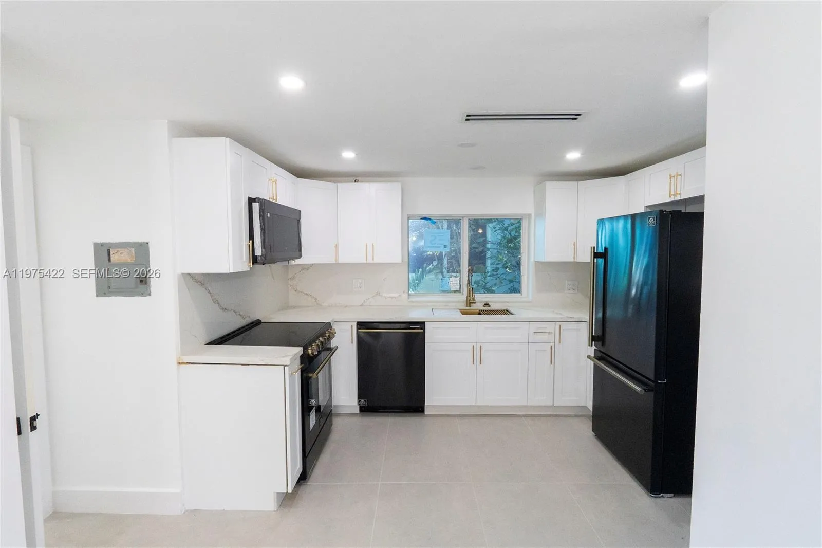 905 Tangier St, Coral Gables, Florida 33134, Coral Gables, Florida 33134, 3 Bedrooms Bedrooms, ,2 BathroomsBathrooms,Residential,For Sale,905 Tangier St, Coral Gables, Florida 33134,A11975422