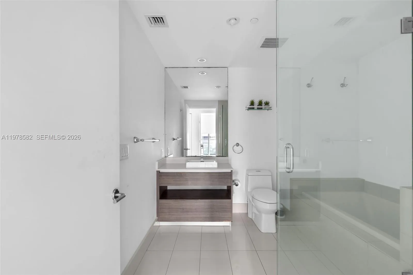 1100 S Miami Ave 509, Miami, Florida 33130, Miami, Florida 33130, 1 Bedroom Bedrooms, ,1 BathroomBathrooms,Residential Lease,For Rent,1100 S Miami Ave 509, Miami, Florida 33130,A11978582