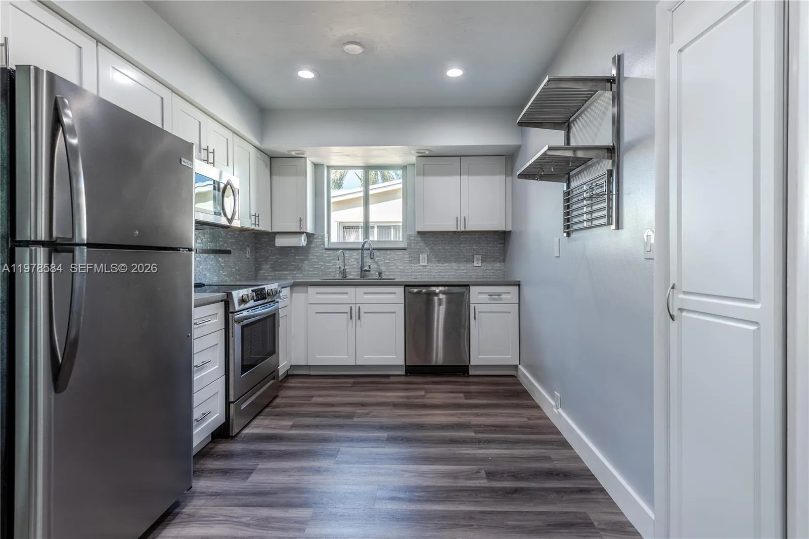 326 Se 3rd Ter, Dania Beach, Florida 33004, Dania Beach, Florida 33004, 3 Bedrooms Bedrooms, ,2 BathroomsBathrooms,Residential,For Sale,326 Se 3rd Ter, Dania Beach, Florida 33004,A11978584