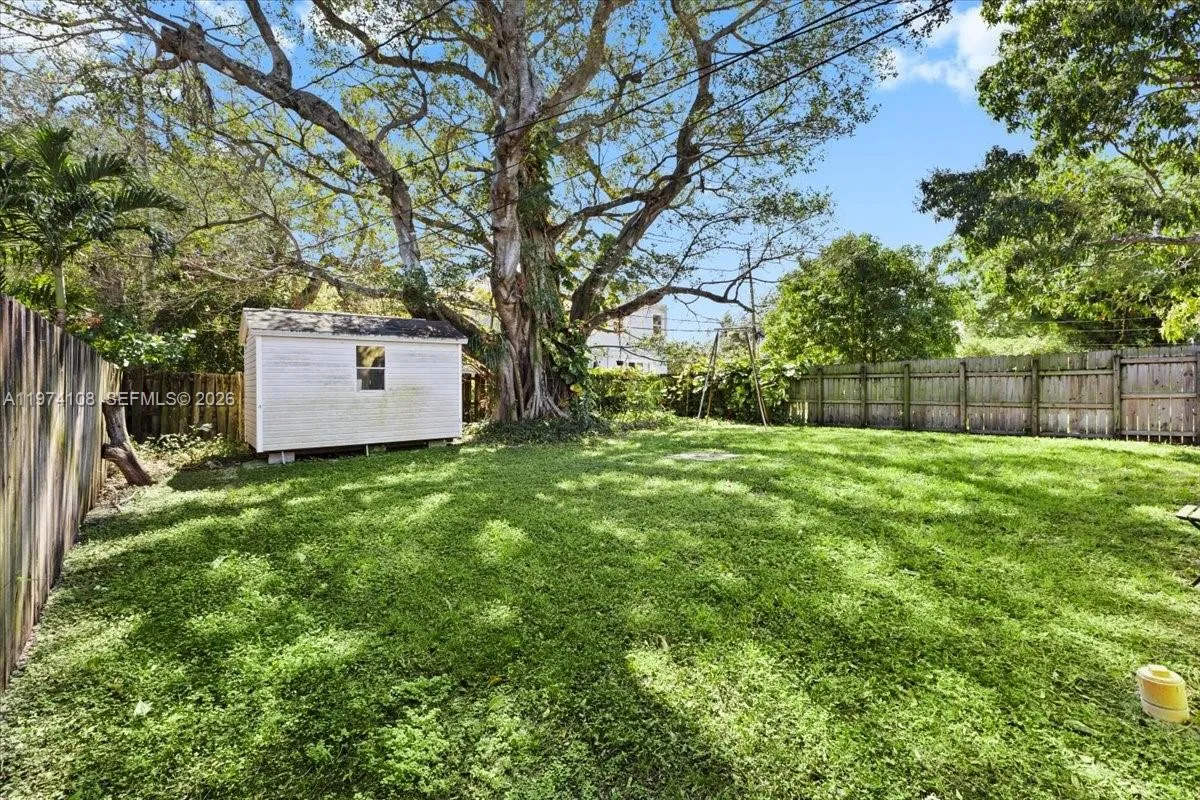 620 Sw 10 St Backyard