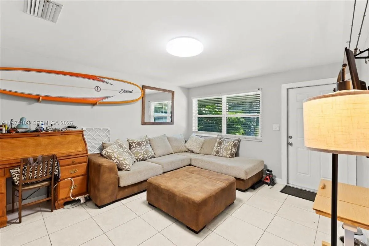 624 Sw 10th St.