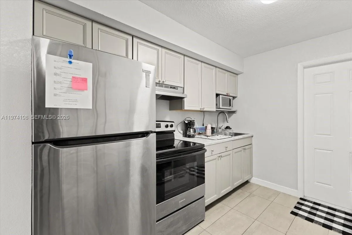 620 Sw 10th St, Fort Lauderdale, Florida 33315, Fort Lauderdale, Florida 33315, ,Residential Income,For Sale,620 Sw 10th St, Fort Lauderdale, Florida 33315,A11974108