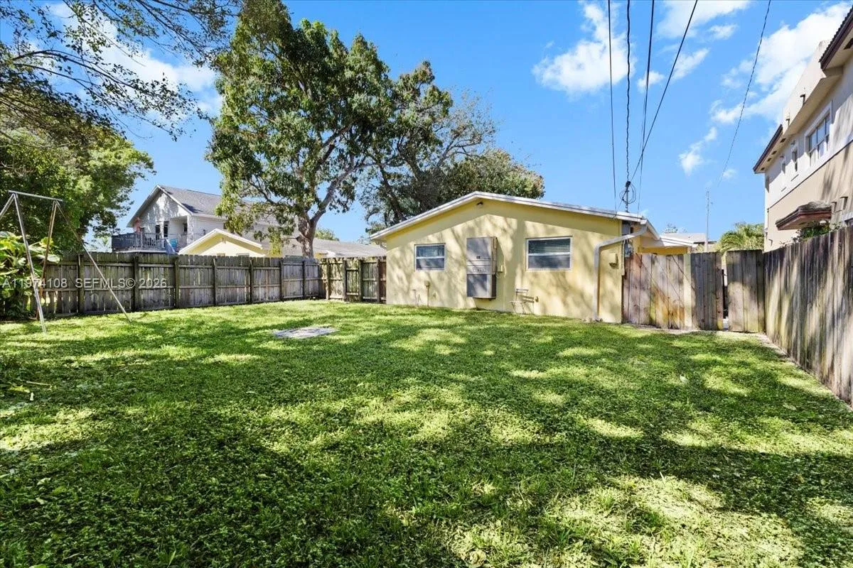 620 Sw 10 St Backyard