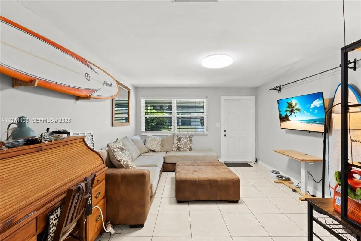 624 Sw 10th St. Back Unit
