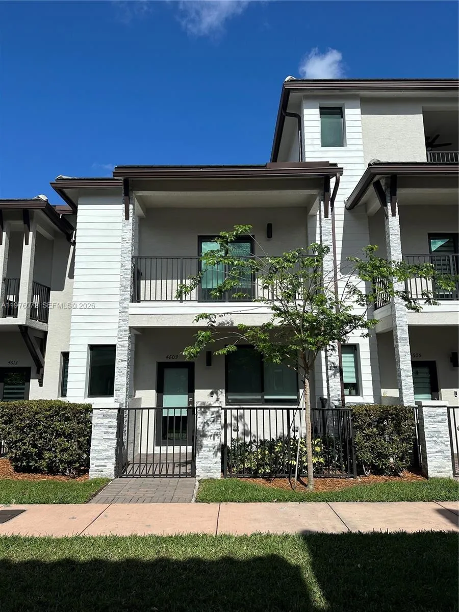 4609 Nw 83rd Path 0, Doral, Florida 33166, Doral, Florida 33166, 3 Bedrooms Bedrooms, ,2 BathroomsBathrooms,Residential,For Sale,4609 Nw 83rd Path 0, Doral, Florida 33166,A11976072
