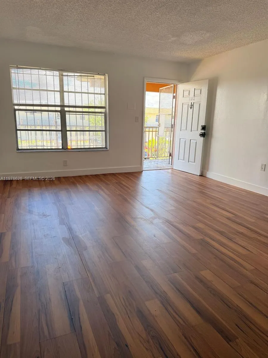 291 Nw 177th St C-201, Miami Gardens, Florida 3316, Miami Gardens, Florida 33169, 2 Bedrooms Bedrooms, ,2 BathroomsBathrooms,Residential Lease,For Rent,291 Nw 177th St C-201, Miami Gardens, Florida 3316,A11978628