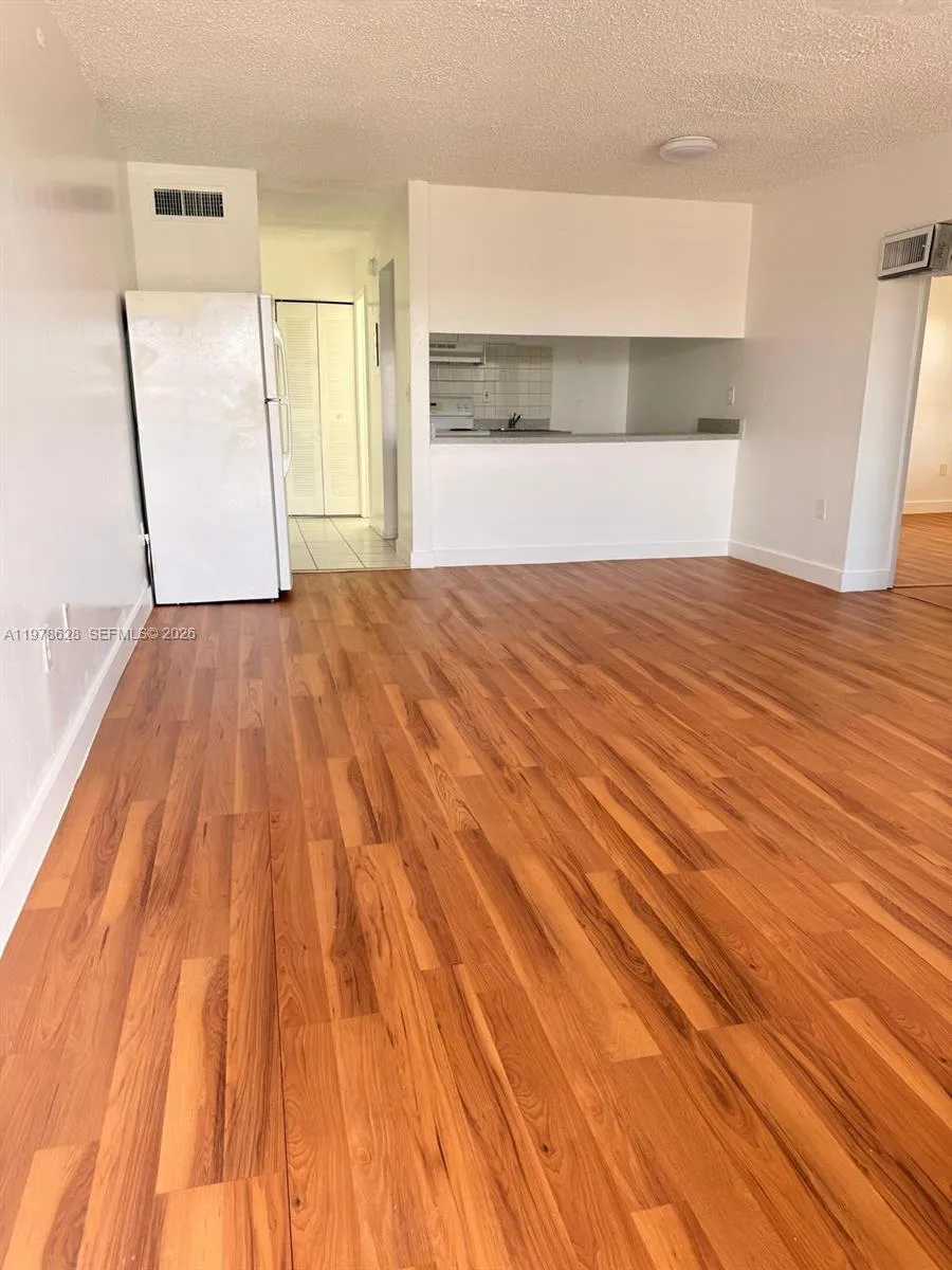 291 Nw 177th St C-201, Miami Gardens, Florida 3316, Miami Gardens, Florida 33169, 2 Bedrooms Bedrooms, ,2 BathroomsBathrooms,Residential Lease,For Rent,291 Nw 177th St C-201, Miami Gardens, Florida 3316,A11978628