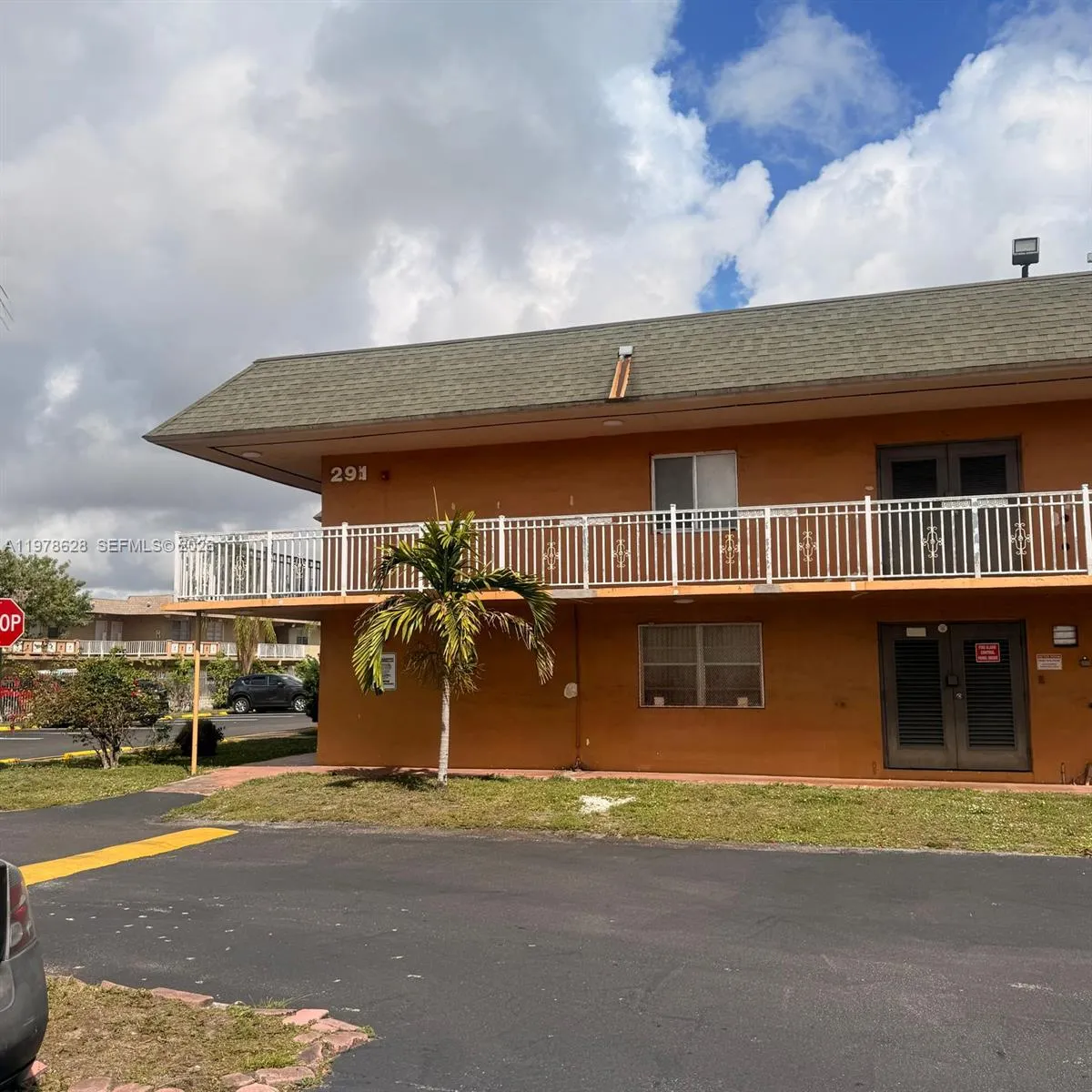 291 Nw 177th St C-201, Miami Gardens, Florida 3316, Miami Gardens, Florida 33169, 2 Bedrooms Bedrooms, ,2 BathroomsBathrooms,Residential Lease,For Rent,291 Nw 177th St C-201, Miami Gardens, Florida 3316,A11978628