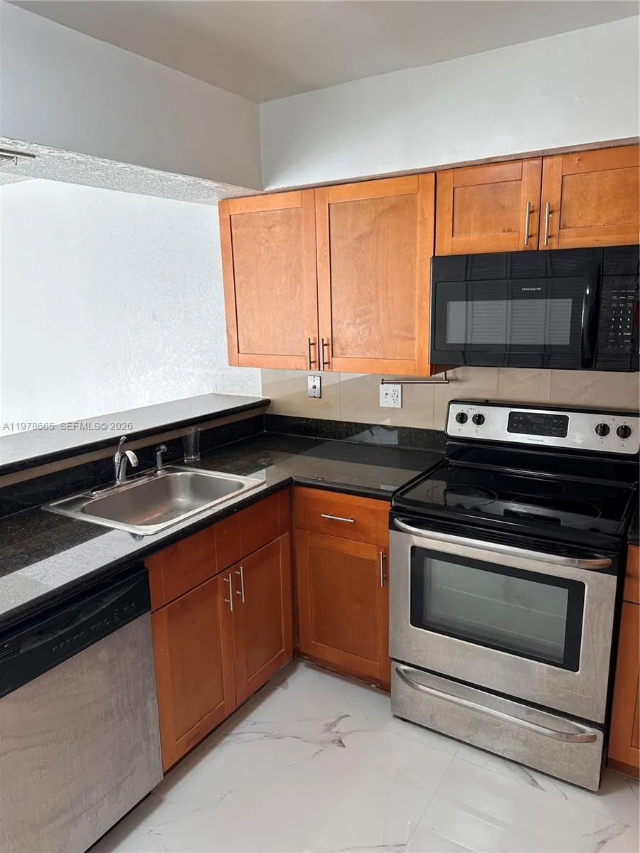8440 Sw 154th Cir Ct 302, Miami, Florida 33193, Miami, Florida 33193, 3 Bedrooms Bedrooms, ,2 BathroomsBathrooms,Residential Lease,For Rent,8440 Sw 154th Cir Ct 302, Miami, Florida 33193,A11978665
