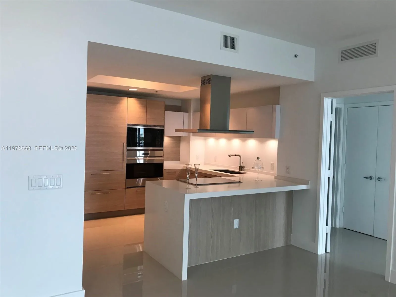 17111 Biscayne Blvd 408, North Miami Beach, Florid, North Miami Beach, Florida 33160, 2 Bedrooms Bedrooms, ,3 BathroomsBathrooms,Residential Lease,For Rent,17111 Biscayne Blvd 408, North Miami Beach, Florid,A11978668