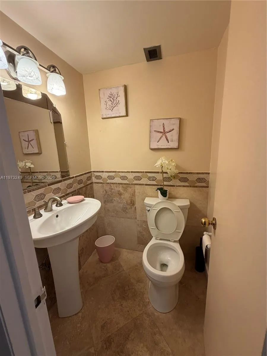 500 Bayview Dr 218, Sunny Isles Beach, Florida 331, Sunny Isles Beach, Florida 33160, 1 Bedroom Bedrooms, ,1 BathroomBathrooms,Residential Lease,For Rent,500 Bayview Dr 218, Sunny Isles Beach, Florida 331,A11973249