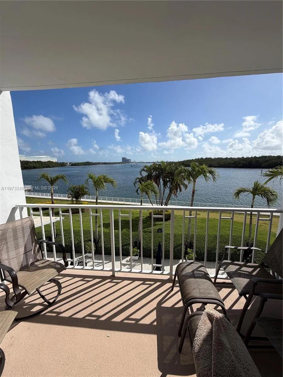 500 Bayview Dr 218, Sunny Isles Beach, Florida 331, Sunny Isles Beach, Florida 33160, 1 Bedroom Bedrooms, ,1 BathroomBathrooms,Residential Lease,For Rent,500 Bayview Dr 218, Sunny Isles Beach, Florida 331,A11973249