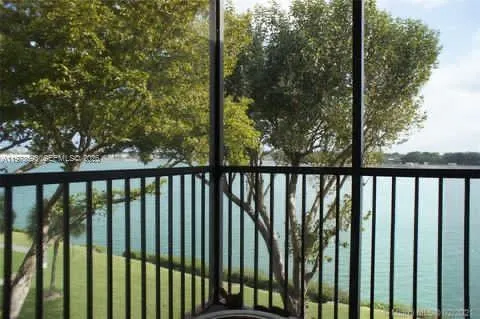 20860 San Simeon Way 404-6, Miami, Florida 33179, Miami, Florida 33179, 2 Bedrooms Bedrooms, ,2 BathroomsBathrooms,Residential Lease,For Rent,20860 San Simeon Way 404-6, Miami, Florida 33179,A11978693