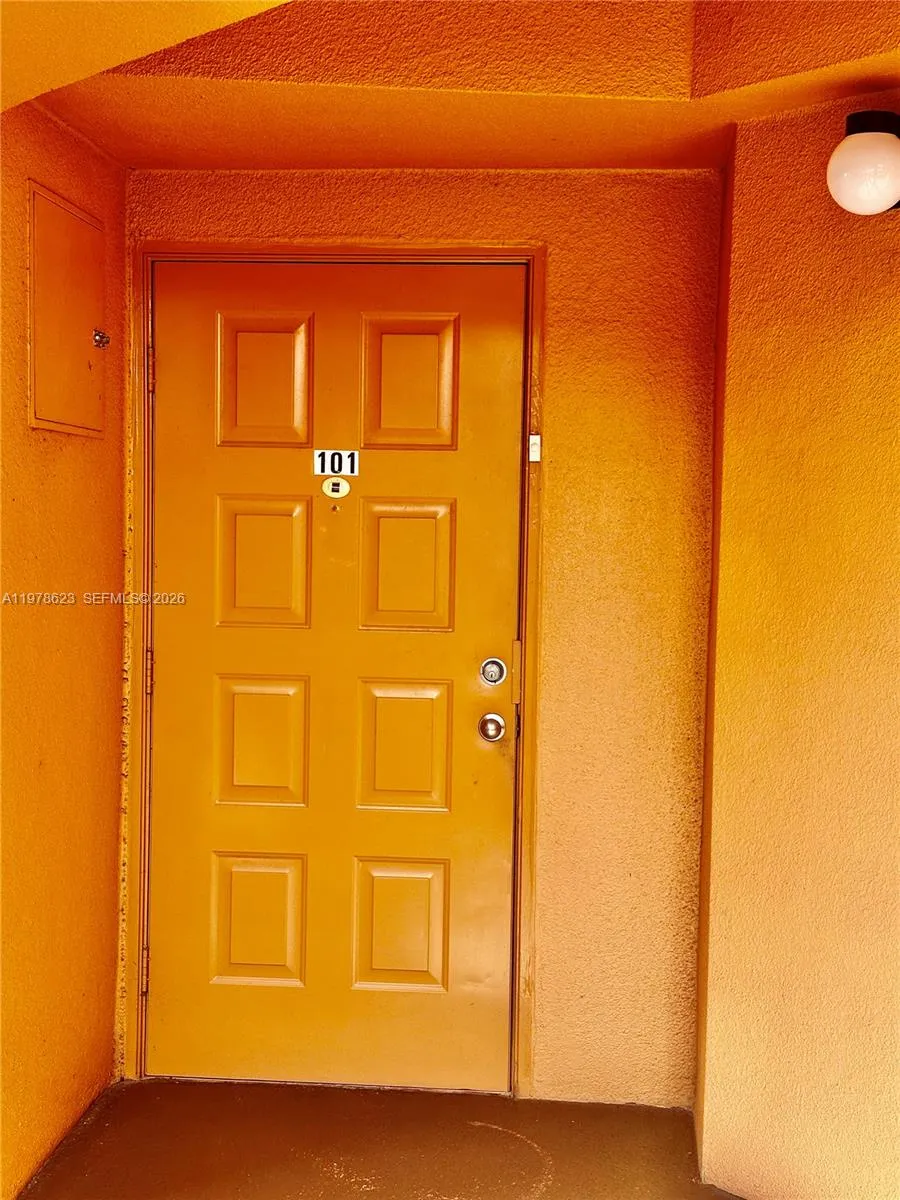 WELCOME HOME TO YOUR CORNER UNIT