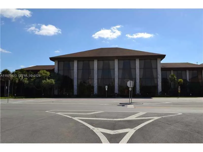 STUNNING 135,000 sq.ft. CLUBHOUSE FEATURES: THEATER-LIBRARY-PARTY ROOM-FITNESS CENTER-MULTIPLE MEETING ROOMS w/ ENDLESS SOCIAL ACTIVITIES-FITNESS CENTER-INDOOR HEATED POOL & SAUNA