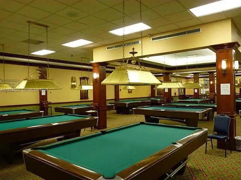 MULTIPLE BILLIARD TABLES TO ENJOY WITH FAMILY & FRIENDS