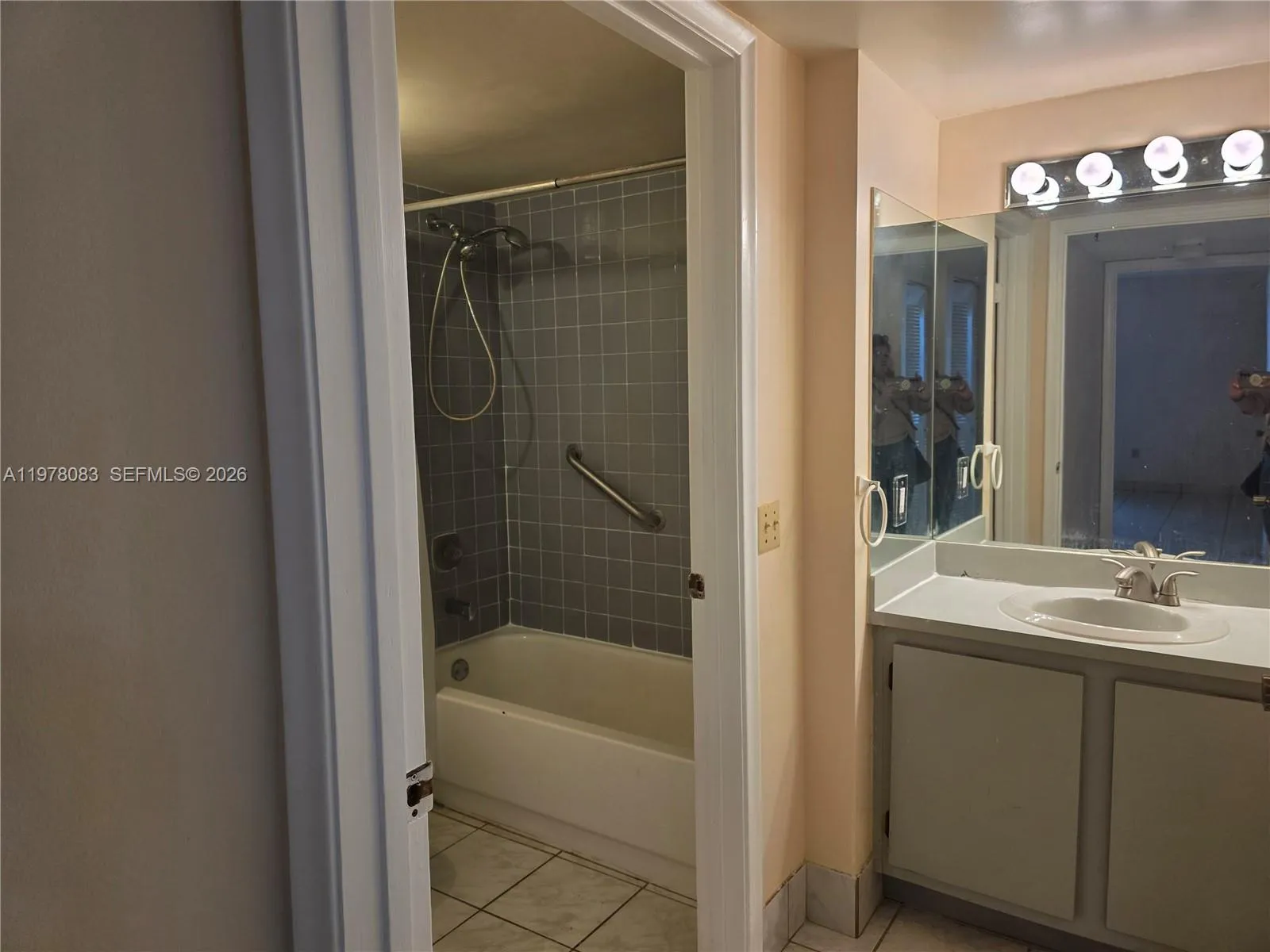 9688 Fontainebleau Blvd 307, Miami, Florida 33172, Miami, Florida 33172, 1 Bedroom Bedrooms, ,1 BathroomBathrooms,Residential Lease,For Rent,9688 Fontainebleau Blvd 307, Miami, Florida 33172,A11978083