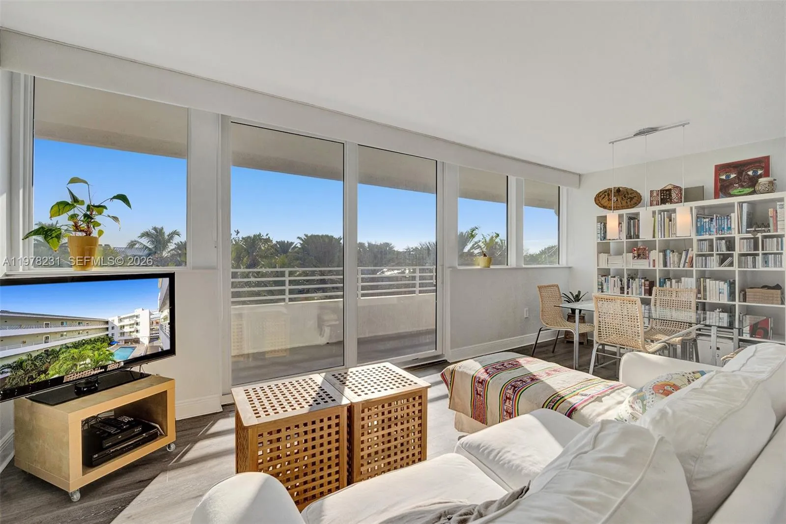 7800 Collins Ave 409, Miami Beach, Florida 33141, Miami Beach, Florida 33141, 2 Bedrooms Bedrooms, ,2 BathroomsBathrooms,Residential Lease,For Rent,7800 Collins Ave 409, Miami Beach, Florida 33141,A11978231