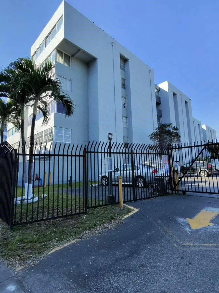 750 Nw 43rd Ave 501, Miami, Florida 33126, Miami, Florida 33126, 2 Bedrooms Bedrooms, ,2 BathroomsBathrooms,Residential Lease,For Rent,750 Nw 43rd Ave 501, Miami, Florida 33126,A11978297