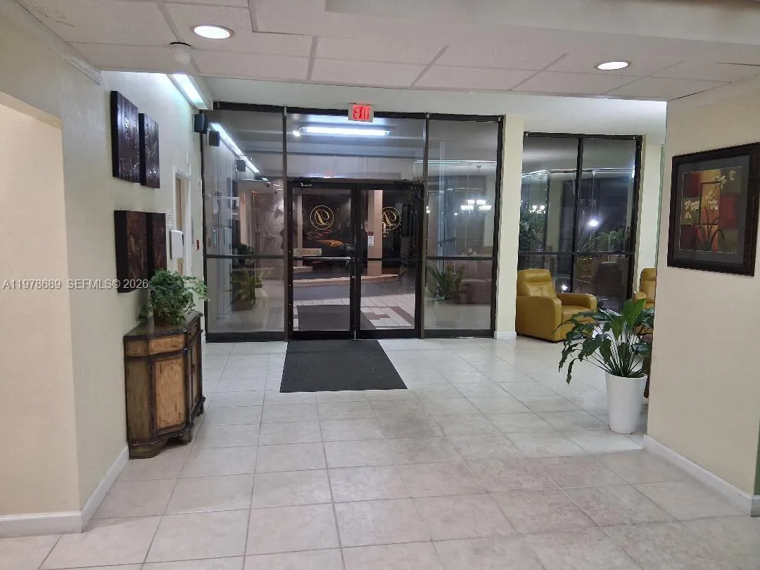 1100 St Charles Pl 213, Pembroke Pines, Florida 33, Pembroke Pines, Florida 33026, 1 Bedroom Bedrooms, ,1 BathroomBathrooms,Residential,For Sale,1100 St Charles Pl 213, Pembroke Pines, Florida 33,A11978689