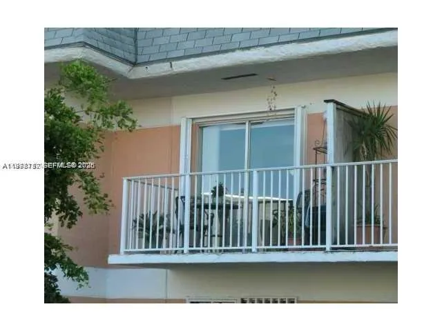 260 Nw 107th Ave 207, Miami, Florida 33172, Miami, Florida 33172, 2 Bedrooms Bedrooms, ,2 BathroomsBathrooms,Residential Lease,For Rent,260 Nw 107th Ave 207, Miami, Florida 33172,A11978737