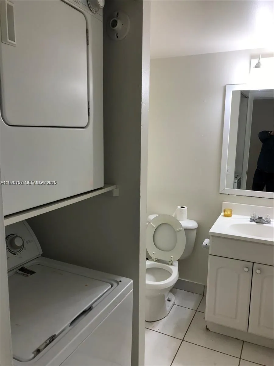 260 Nw 107th Ave 207, Miami, Florida 33172, Miami, Florida 33172, 2 Bedrooms Bedrooms, ,2 BathroomsBathrooms,Residential Lease,For Rent,260 Nw 107th Ave 207, Miami, Florida 33172,A11978737