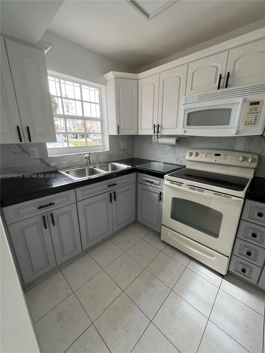 1165 W 38th Ter 35, Hialeah, Florida 33012, Hialeah, Florida 33012, 2 Bedrooms Bedrooms, ,1 BathroomBathrooms,Residential Lease,For Rent,1165 W 38th Ter 35, Hialeah, Florida 33012,A11978513