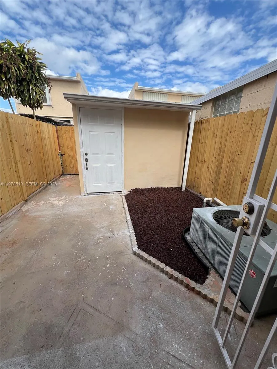 1165 W 38th Ter 35, Hialeah, Florida 33012, Hialeah, Florida 33012, 2 Bedrooms Bedrooms, ,1 BathroomBathrooms,Residential Lease,For Rent,1165 W 38th Ter 35, Hialeah, Florida 33012,A11978513