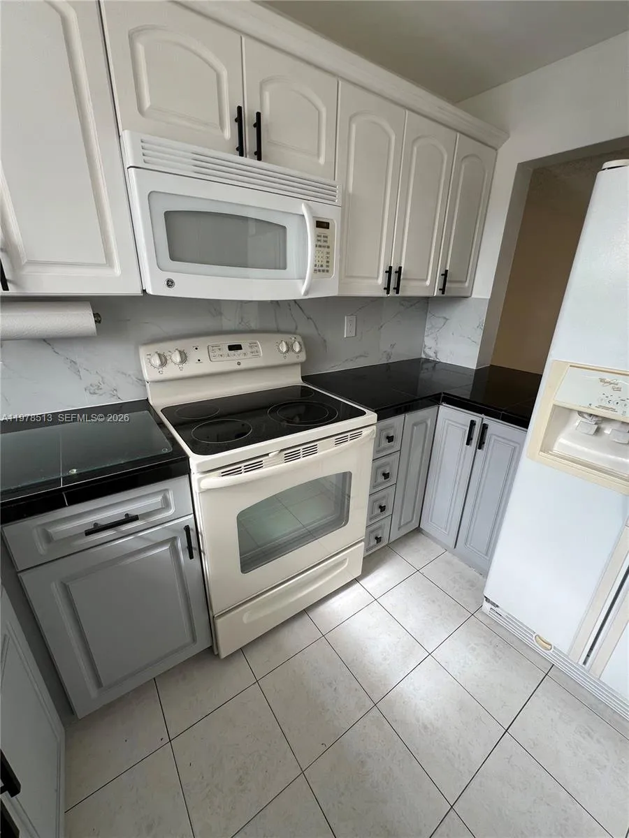 1165 W 38th Ter 35, Hialeah, Florida 33012, Hialeah, Florida 33012, 2 Bedrooms Bedrooms, ,1 BathroomBathrooms,Residential Lease,For Rent,1165 W 38th Ter 35, Hialeah, Florida 33012,A11978513