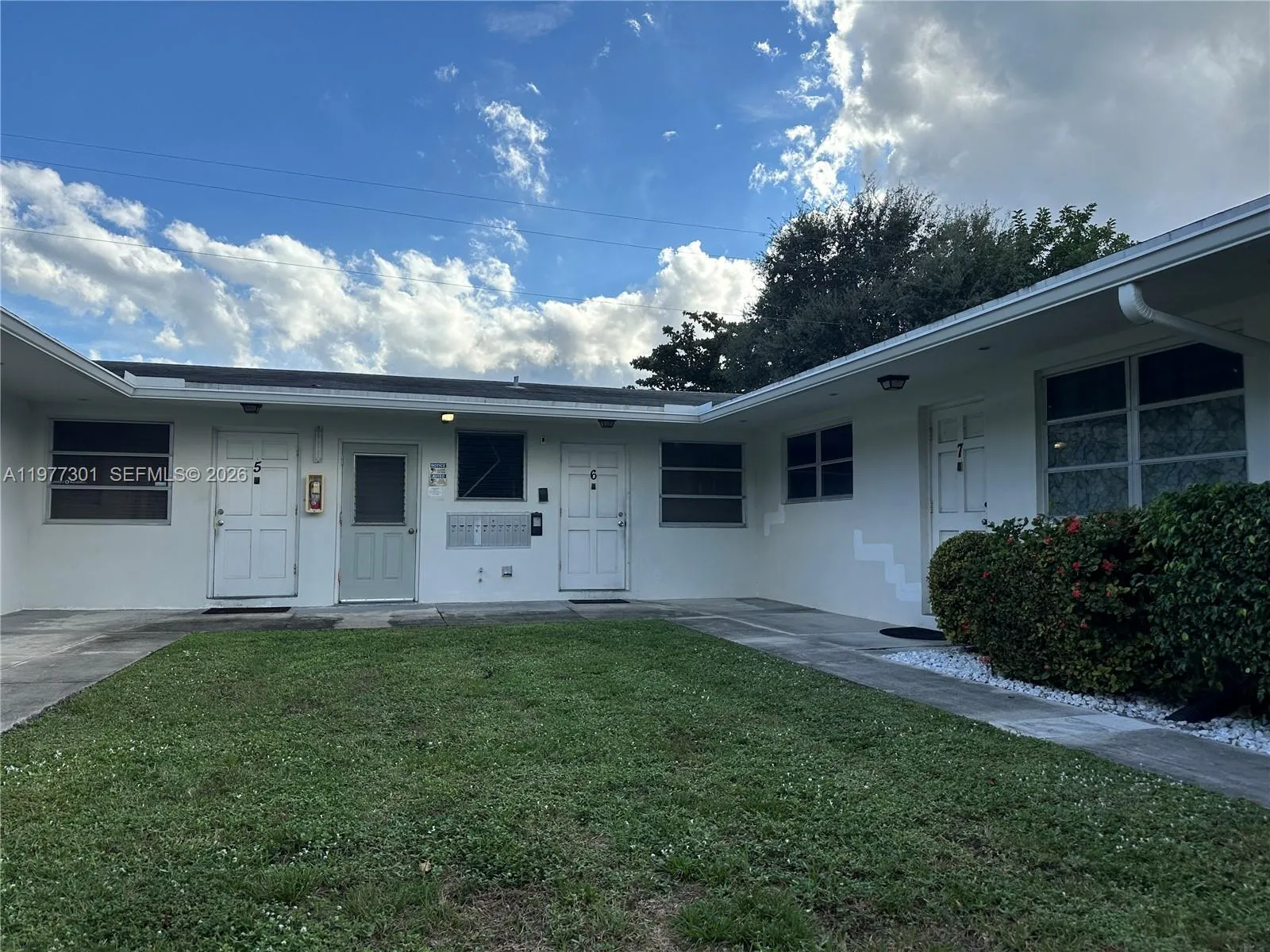 2222 Jackson St 6e, Hollywood, Florida 33020, Hollywood, Florida 33020, 2 Bedrooms Bedrooms, ,1 BathroomBathrooms,Residential,For Sale,2222 Jackson St 6e, Hollywood, Florida 33020,A11977301