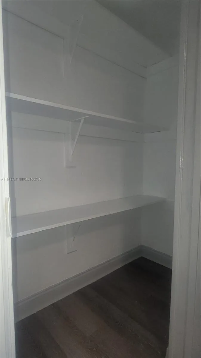 1322 Sw 7th St 4, Miami, Florida 33135, Miami, Florida 33135, 1 Bedroom Bedrooms, ,1 BathroomBathrooms,Residential Lease,For Rent,1322 Sw 7th St 4, Miami, Florida 33135,A11978787