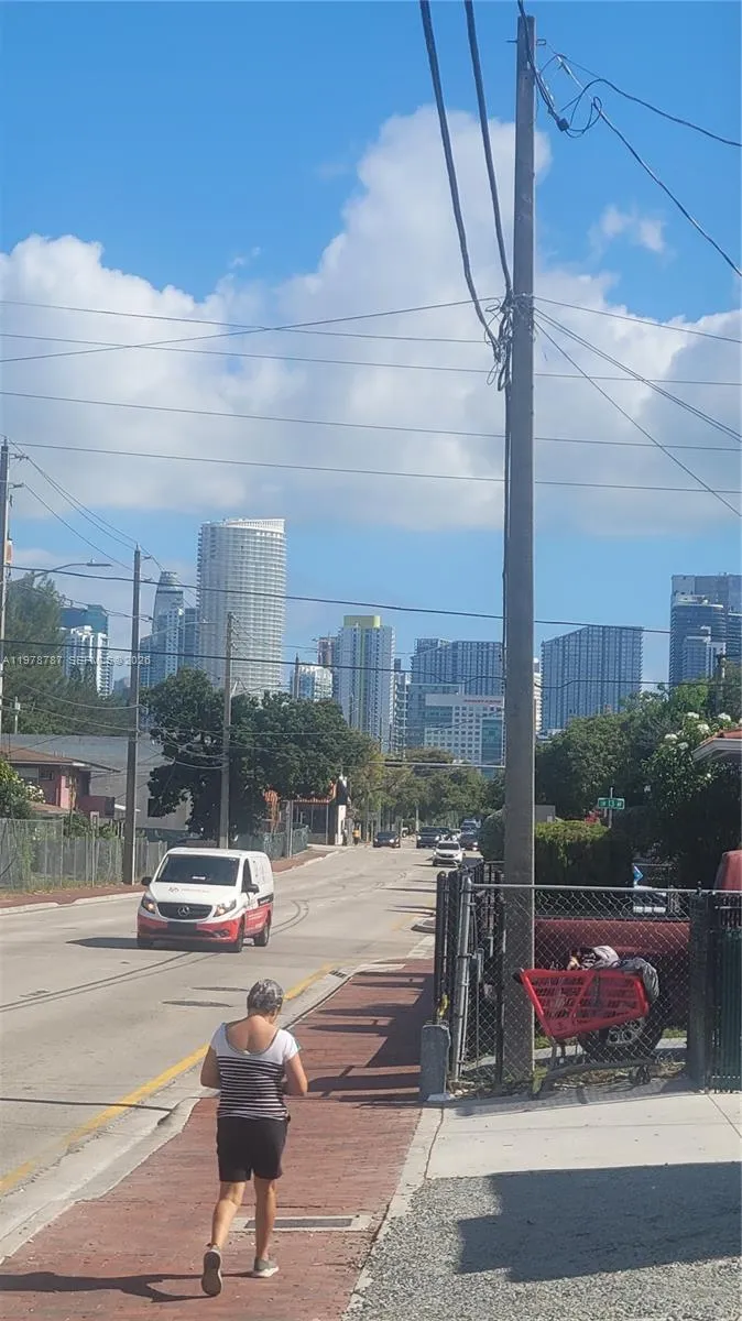 1322 Sw 7th St 4, Miami, Florida 33135, Miami, Florida 33135, 1 Bedroom Bedrooms, ,1 BathroomBathrooms,Residential Lease,For Rent,1322 Sw 7th St 4, Miami, Florida 33135,A11978787