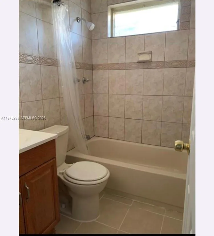 401 Sw 8th St A, Hallandale Beach, Florida 33009, Hallandale Beach, Florida 33009, 2 Bedrooms Bedrooms, ,1 BathroomBathrooms,Residential Lease,For Rent,401 Sw 8th St A, Hallandale Beach, Florida 33009,A11975233