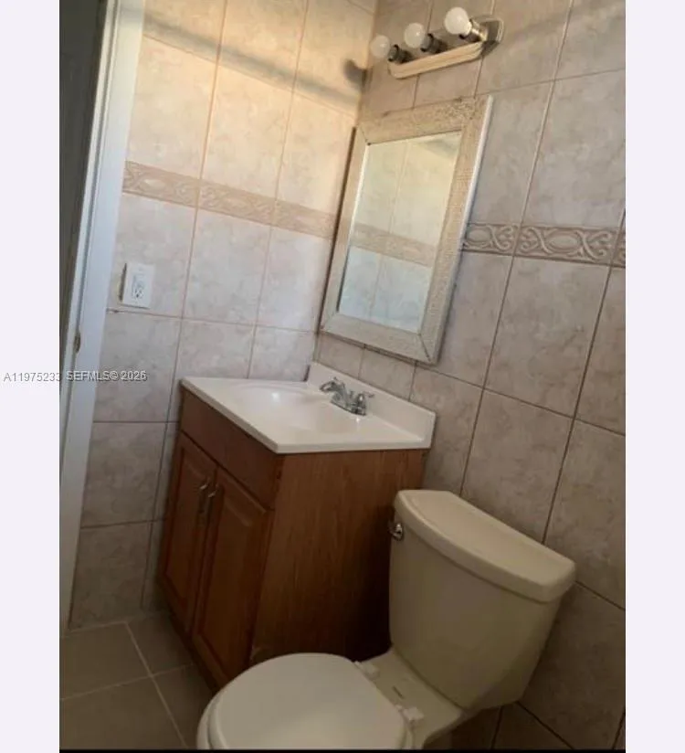 401 Sw 8th St A, Hallandale Beach, Florida 33009, Hallandale Beach, Florida 33009, 2 Bedrooms Bedrooms, ,1 BathroomBathrooms,Residential Lease,For Rent,401 Sw 8th St A, Hallandale Beach, Florida 33009,A11975233