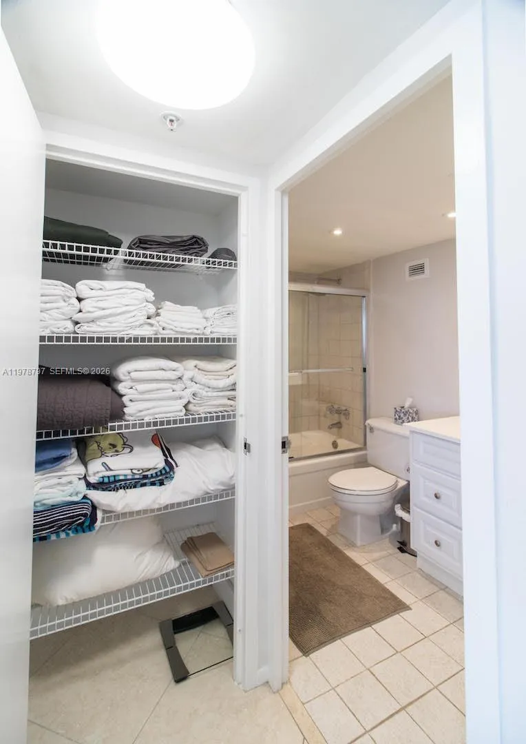 9195 Collins Ave 711, Surfside, Florida 33154, Surfside, Florida 33154, 1 Bedroom Bedrooms, ,1 BathroomBathrooms,Residential Lease,For Rent,9195 Collins Ave 711, Surfside, Florida 33154,A11978797