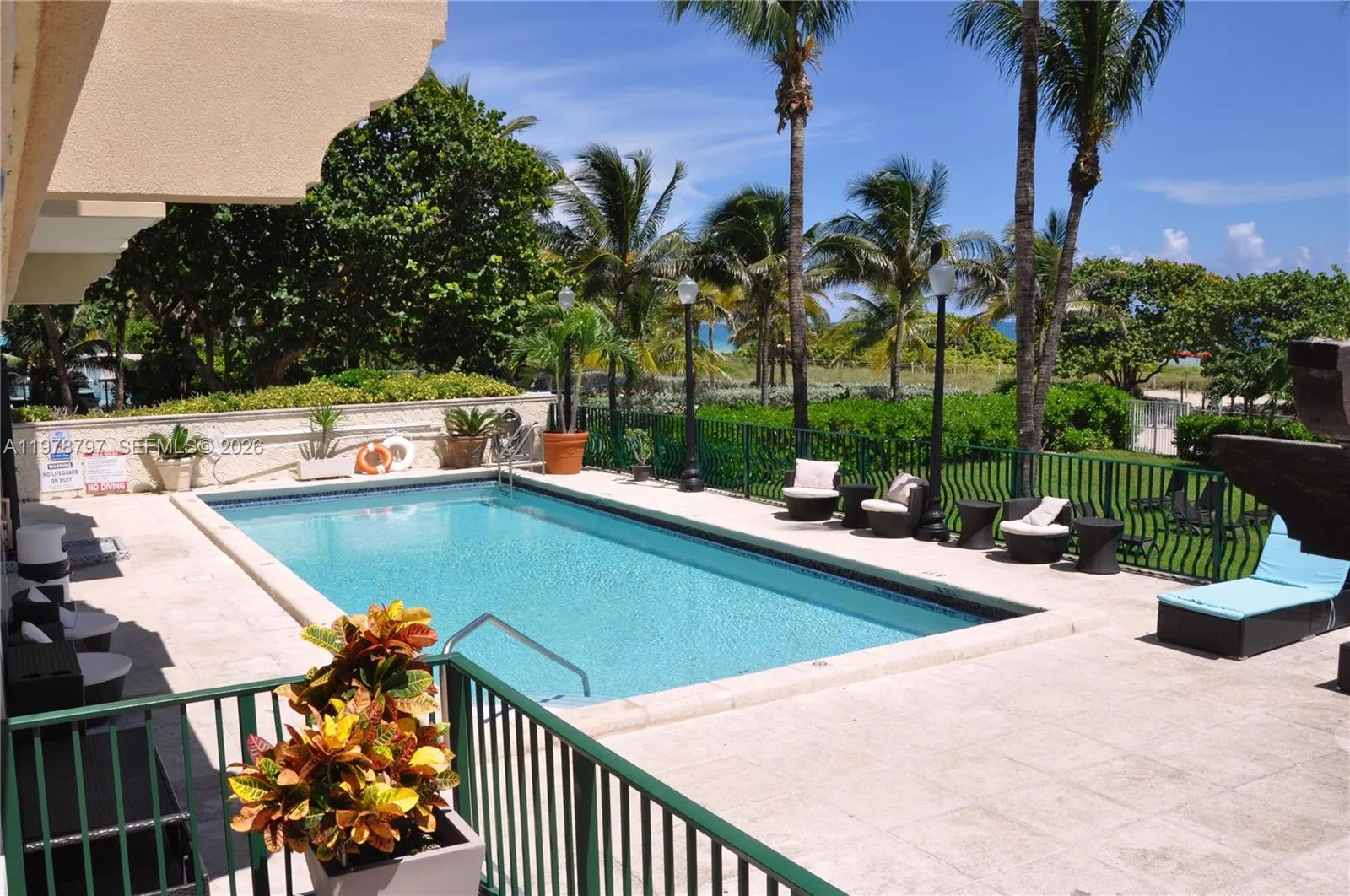 9195 Collins Ave 711, Surfside, Florida 33154, Surfside, Florida 33154, 1 Bedroom Bedrooms, ,1 BathroomBathrooms,Residential Lease,For Rent,9195 Collins Ave 711, Surfside, Florida 33154,A11978797
