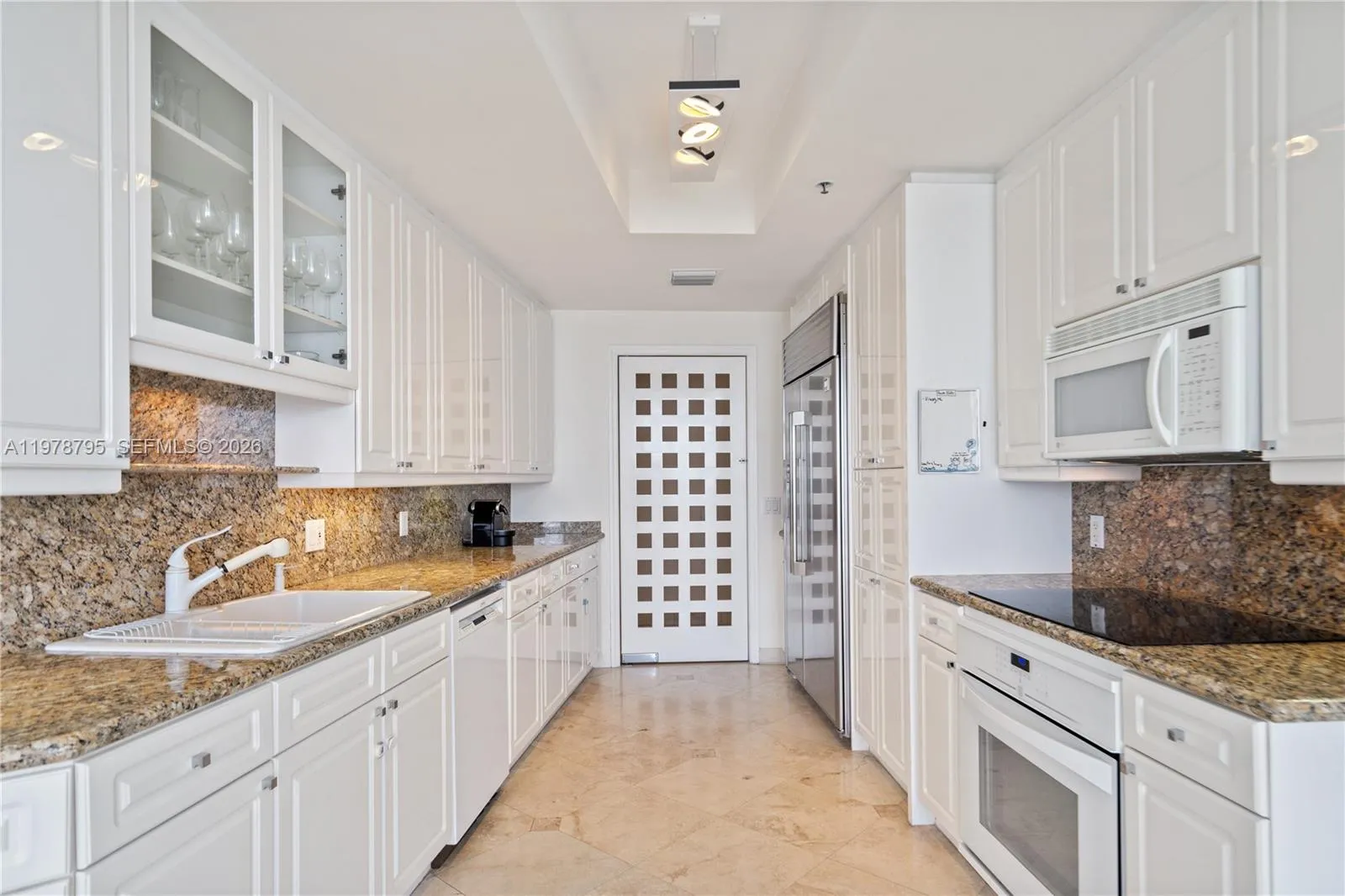 808 Brickell Key Dr 3304, Miami, Florida 33131, Miami, Florida 33131, 3 Bedrooms Bedrooms, ,3 BathroomsBathrooms,Residential Lease,For Rent,808 Brickell Key Dr 3304, Miami, Florida 33131,A11978795