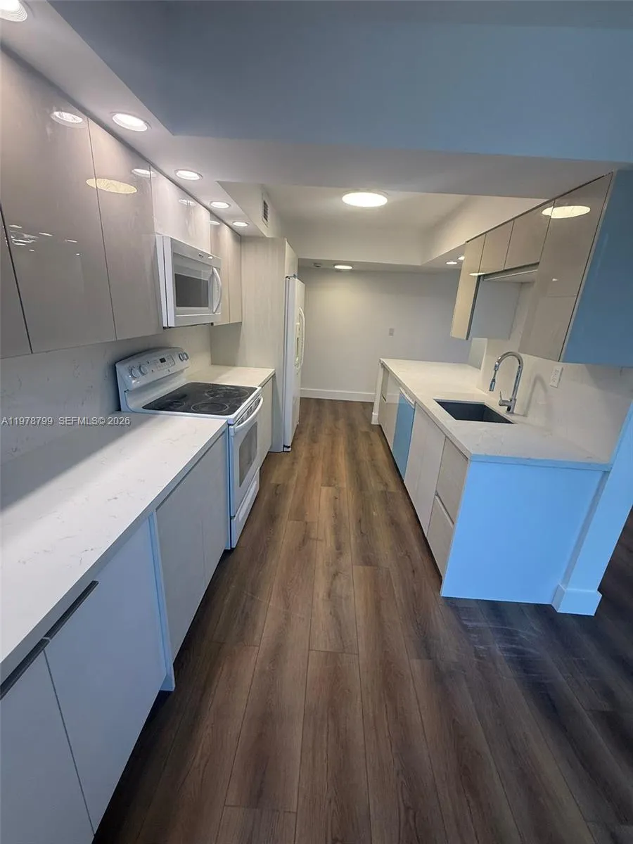 851 Three Islands Blvd 209, Hallandale Beach, Flor, Hallandale Beach, Florida 33009, 2 Bedrooms Bedrooms, ,2 BathroomsBathrooms,Residential Lease,For Rent,851 Three Islands Blvd 209, Hallandale Beach, Flor,A11978799