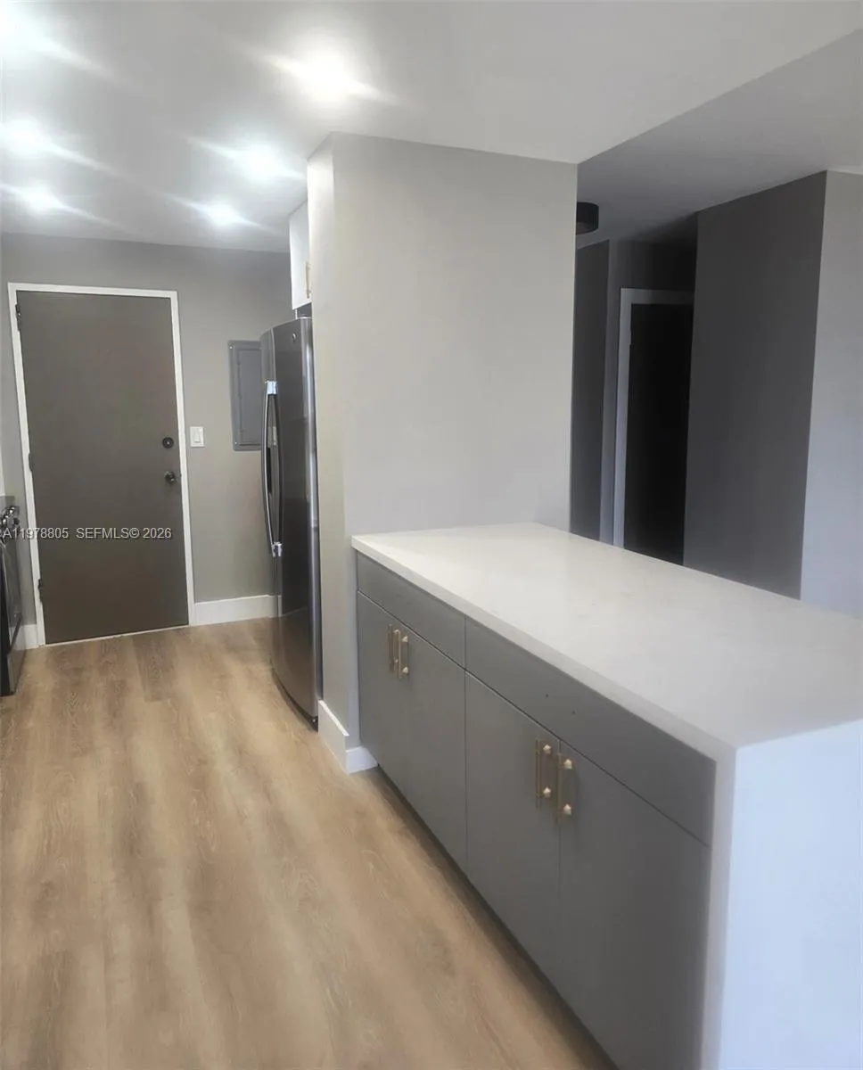 9800 W Bay Harbor Dr 305, Bay Harbor Islands, Flor, Bay Harbor Islands, Florida 33154, 1 Bedroom Bedrooms, ,1 BathroomBathrooms,Residential Lease,For Rent,9800 W Bay Harbor Dr 305, Bay Harbor Islands, Flor,A11978805