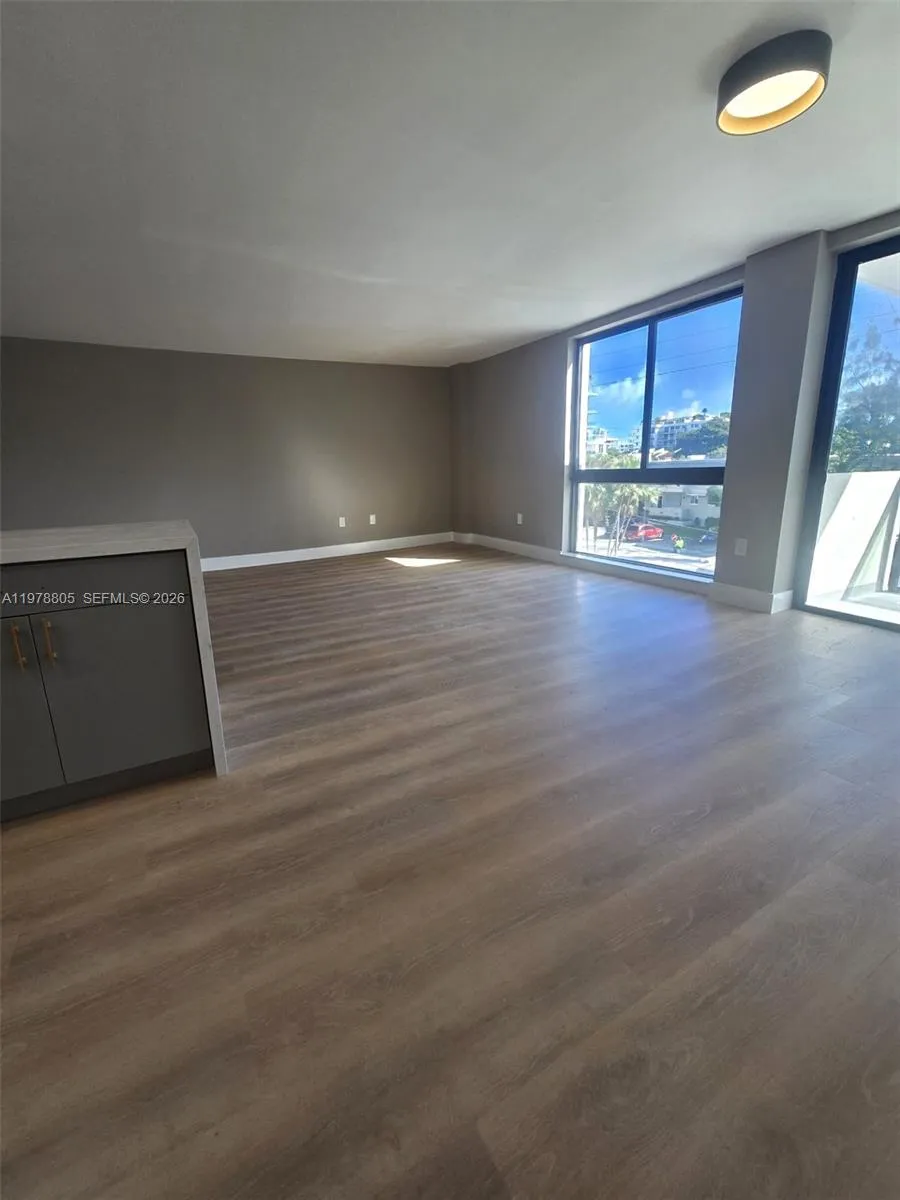 9800 W Bay Harbor Dr 305, Bay Harbor Islands, Flor, Bay Harbor Islands, Florida 33154, 1 Bedroom Bedrooms, ,1 BathroomBathrooms,Residential Lease,For Rent,9800 W Bay Harbor Dr 305, Bay Harbor Islands, Flor,A11978805