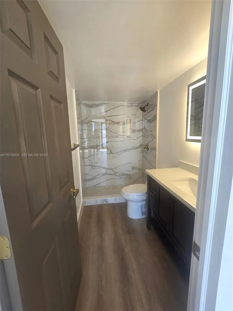 9800 W Bay Harbor Dr 305, Bay Harbor Islands, Flor, Bay Harbor Islands, Florida 33154, 1 Bedroom Bedrooms, ,1 BathroomBathrooms,Residential Lease,For Rent,9800 W Bay Harbor Dr 305, Bay Harbor Islands, Flor,A11978805