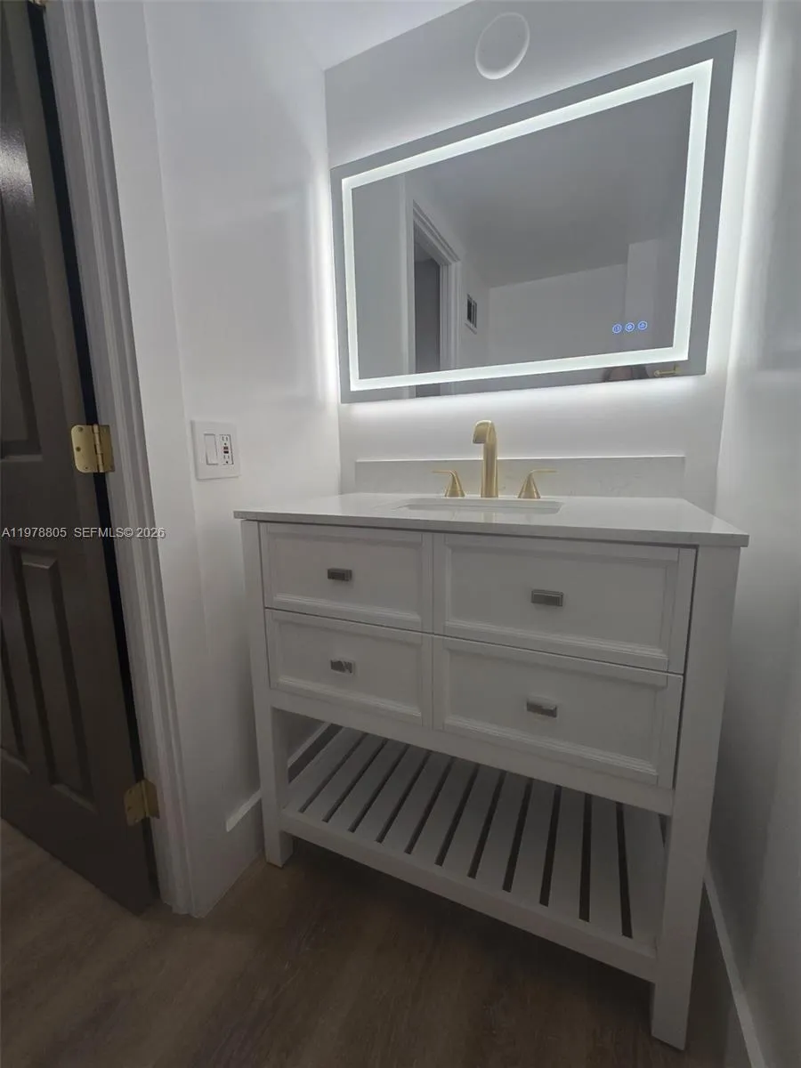 1/2 bath