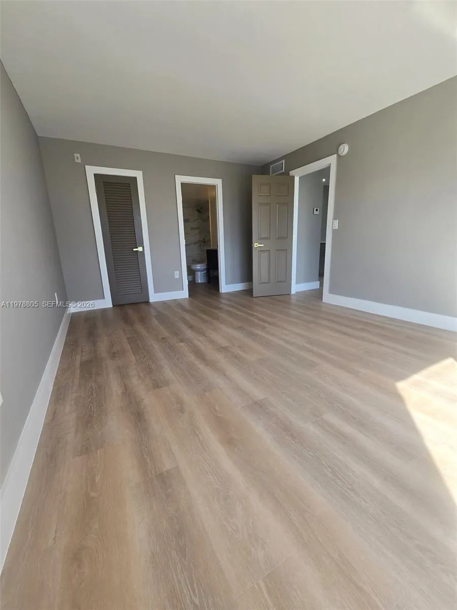 9800 W Bay Harbor Dr 305, Bay Harbor Islands, Flor, Bay Harbor Islands, Florida 33154, 1 Bedroom Bedrooms, ,1 BathroomBathrooms,Residential Lease,For Rent,9800 W Bay Harbor Dr 305, Bay Harbor Islands, Flor,A11978805