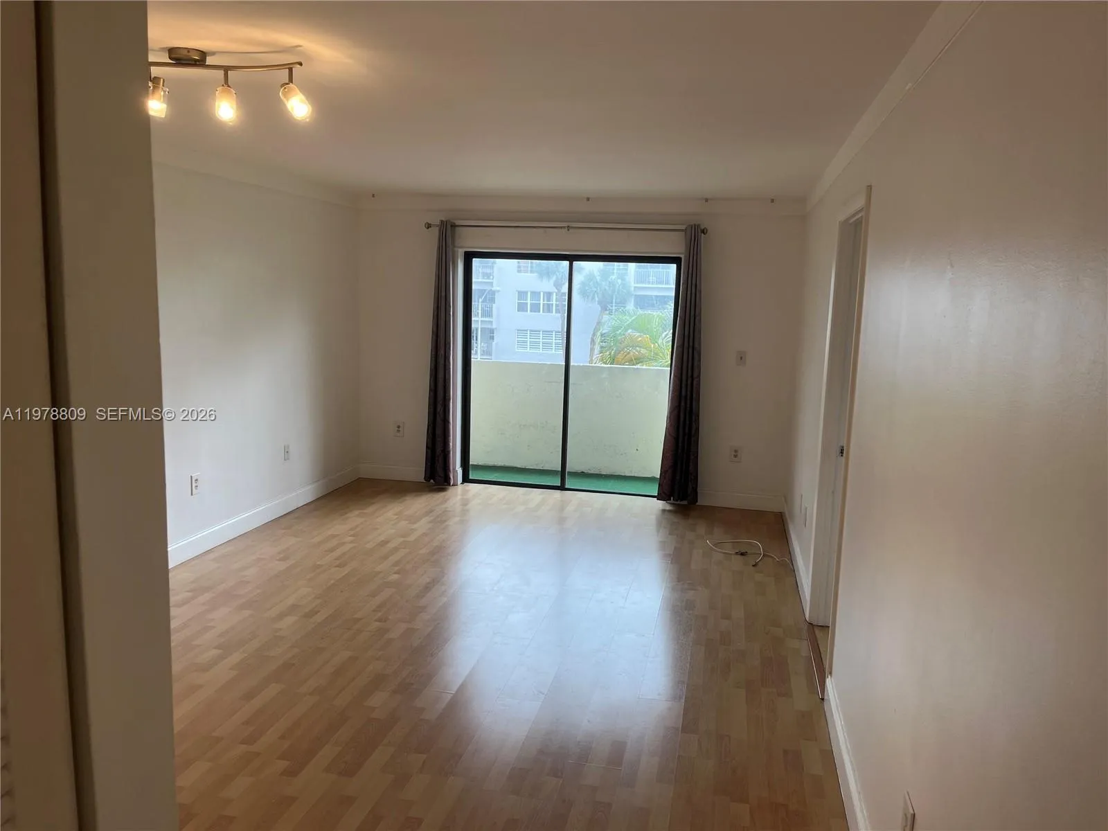 1250 Lincoln Rd 310, Miami Beach, Florida 33139, Miami Beach, Florida 33139, 1 Bedroom Bedrooms, ,1 BathroomBathrooms,Residential Lease,For Rent,1250 Lincoln Rd 310, Miami Beach, Florida 33139,A11978809