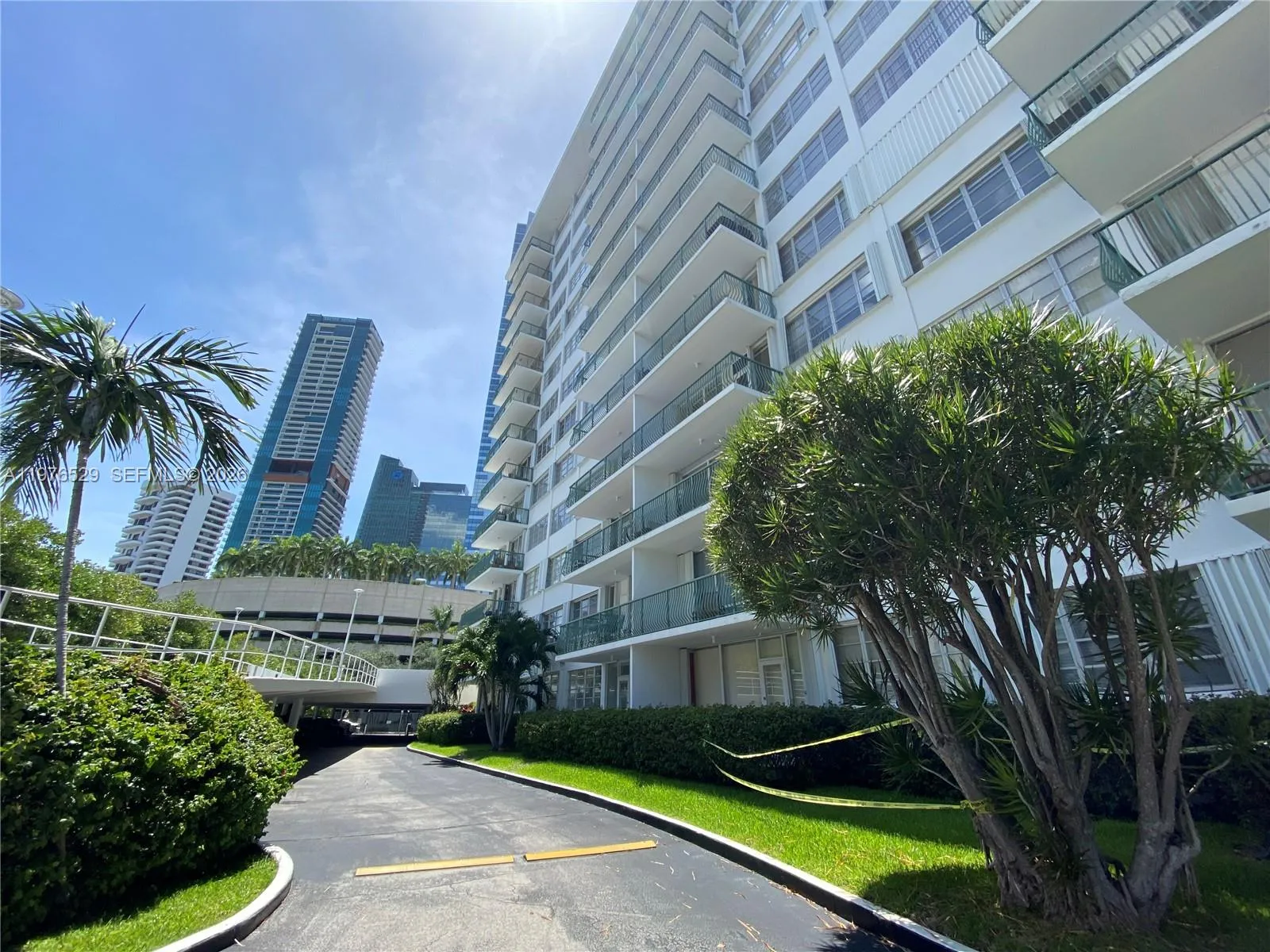 Miami, Florida 33131, 1 Bedroom Bedrooms, ,1 BathroomBathrooms,Residential Lease,For Rent,A11976529