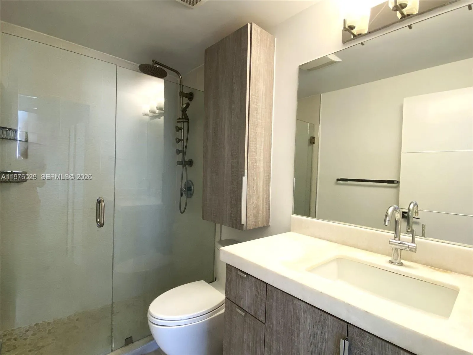 Miami, Florida 33131, 1 Bedroom Bedrooms, ,1 BathroomBathrooms,Residential Lease,For Rent,A11976529