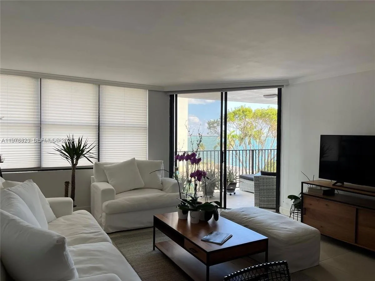 1865 Brickell Ave A406, Miami, Florida 33129, Miami, Florida 33129, 1 Bedroom Bedrooms, ,1 BathroomBathrooms,Residential Lease,For Rent,1865 Brickell Ave A406, Miami, Florida 33129,A11978820
